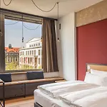 Staycity Centre Hotel 4*