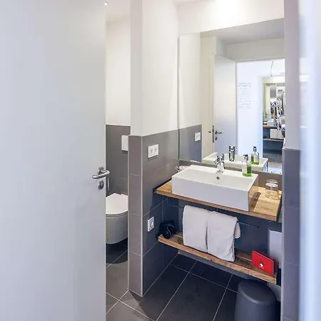 Staycity Centre מלון