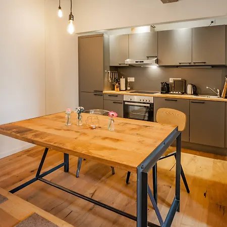 Staycity Centre מלון דירות 4*