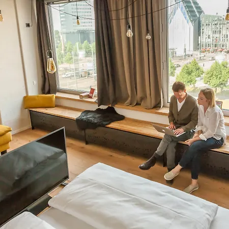 Staycity Centre Aparthotel 4*