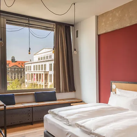 Staycity Centre Hotel 4*