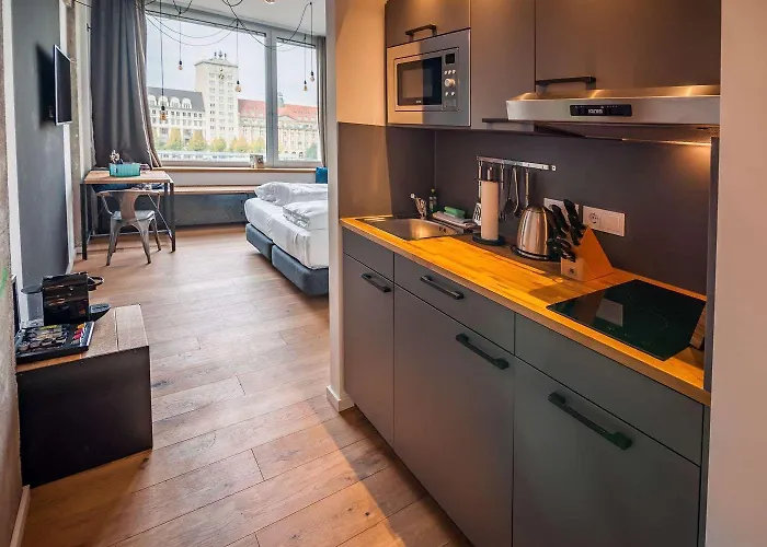 Hotel Staycity Centre 4*